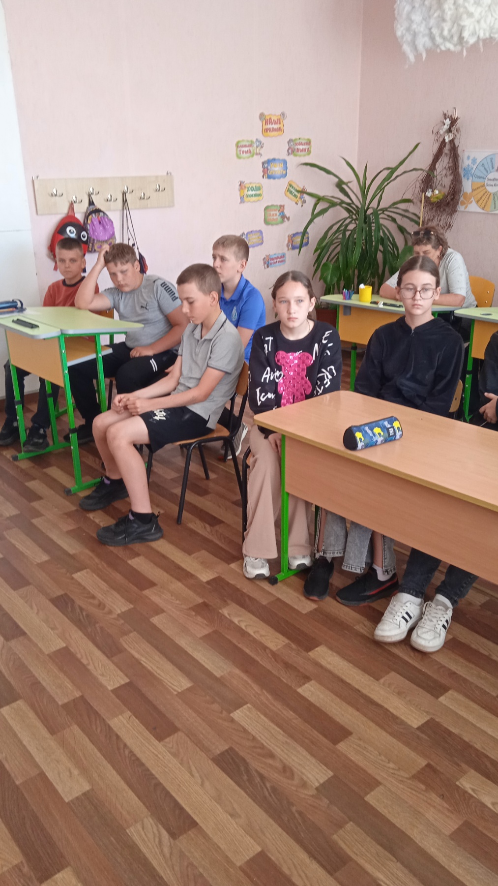 Творча робота учнів до Дня Героїв України
